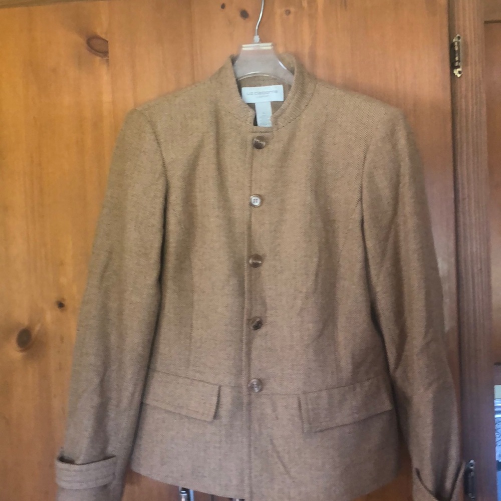 Woman’s suit